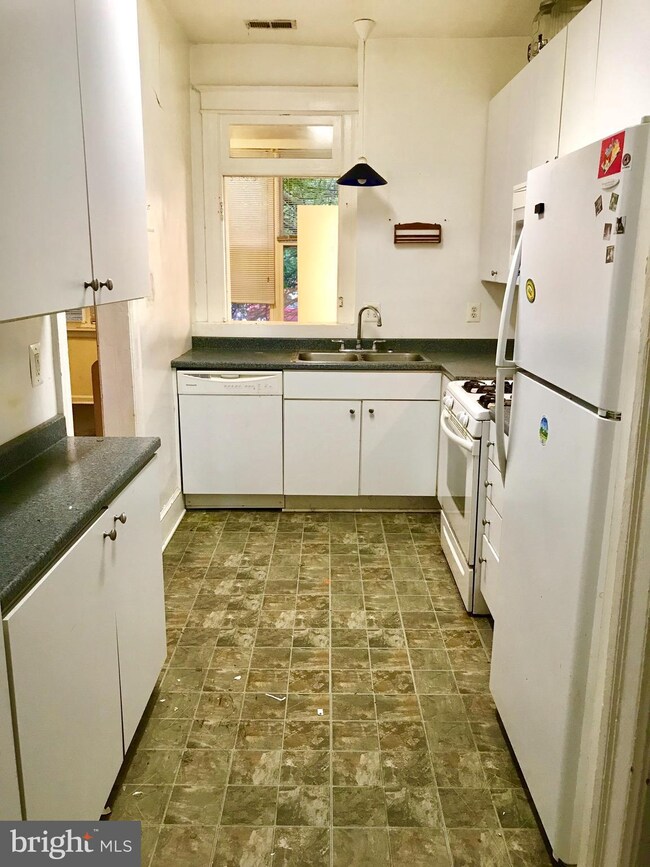 614 Otis Place NW, Washington, DC 20010 - photo 6