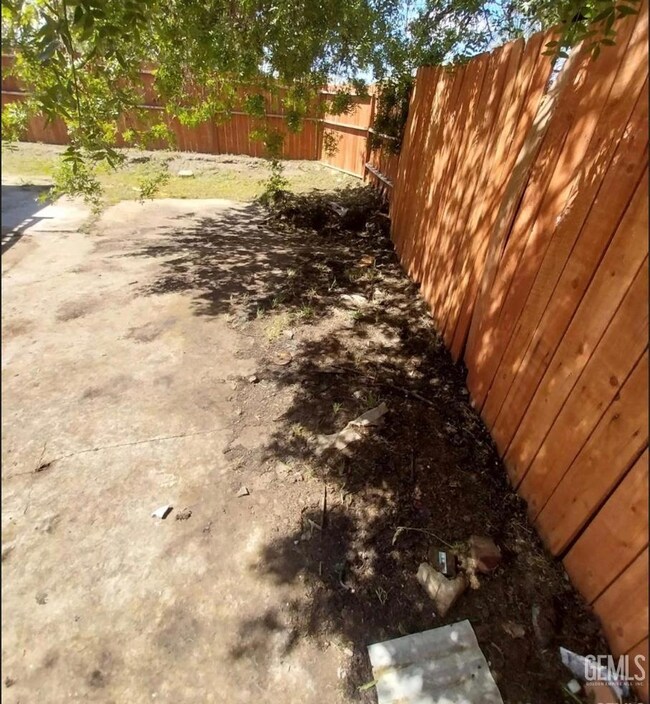 216 Pico St, Taft, CA 93268 - photo 6