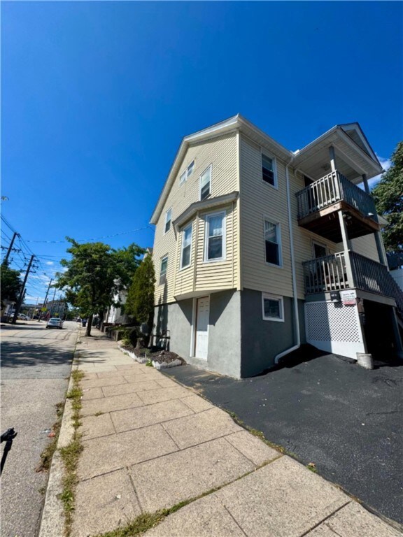 329 Plainfield St unit 2, Providence, RI 02909 - photo 3