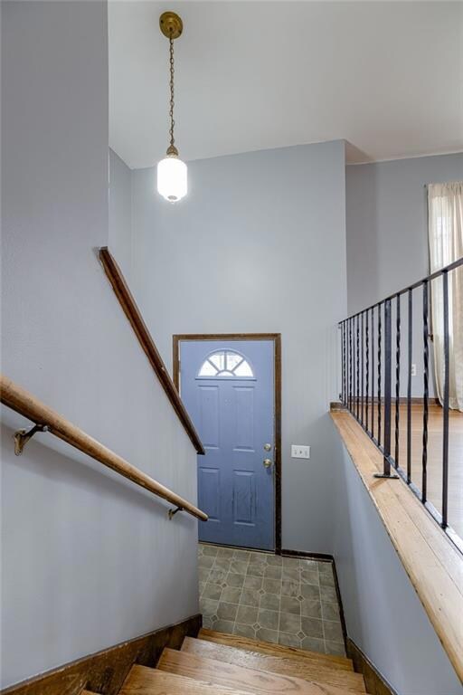 6518 Larsen Ln, Shawnee, KS 66203 - photo 3