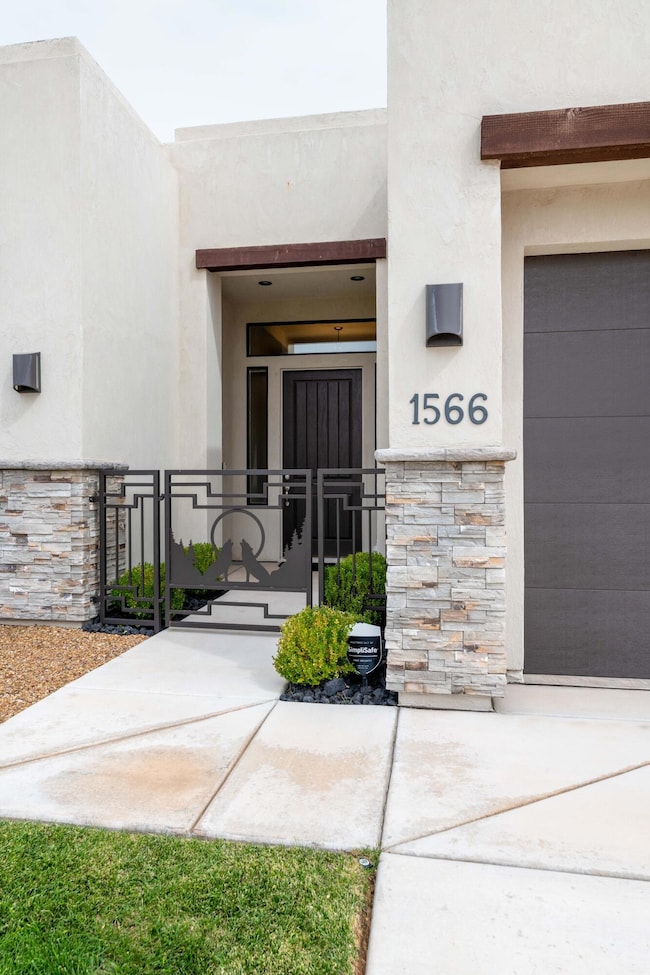 3-Gated Courtyard