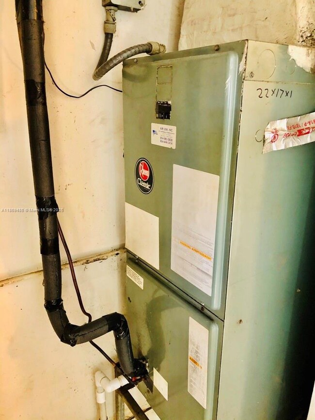 23 SE 12th St unit 22, Dania, FL 33004 - photo 4