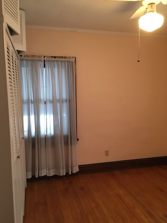 270 N Clinton Ave, Elmhurst, IL 60126 - photo 7