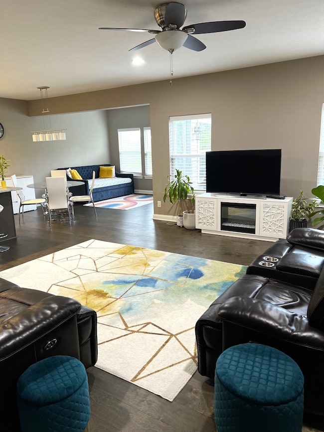 9749 Thorne Cliff Way unit 104, Fishers, IN 46037 - photo 2