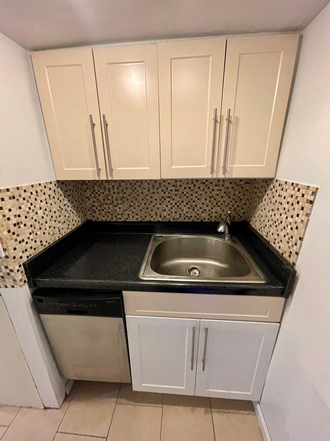 352 Varick St unit 1, Jersey City, NJ 07302 - photo 7