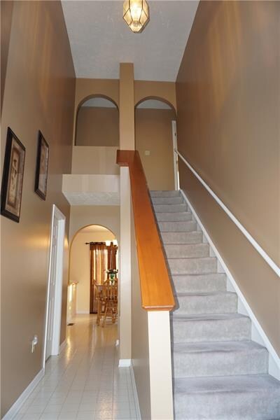Dramatic 2 Story Entry