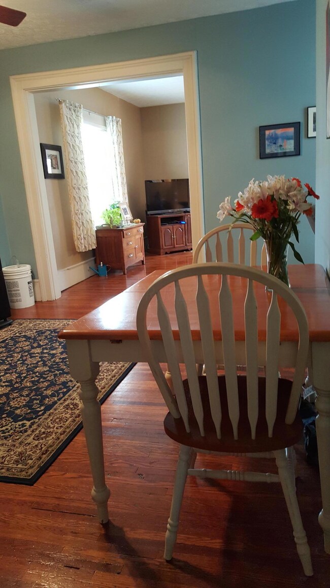 down dining flowers
