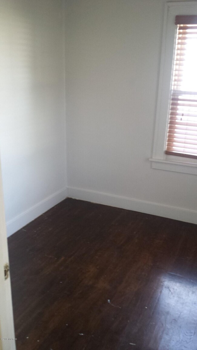 2206 Dawson Ave NE, Grand Rapids, MI 49505 - photo 7