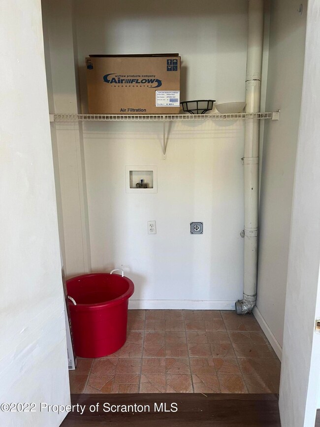 108 E Market Apt 5 St, Scranton, PA 18508 - photo 7