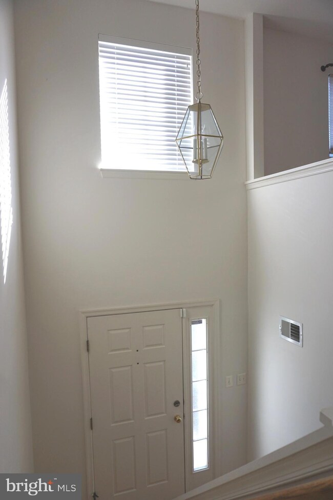 21046 Sojourn Ct, Germantown, MD 20876 - photo 6