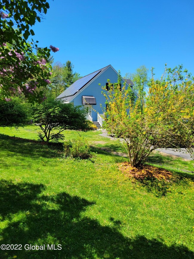 30 Bentley Dr, Troy, NY 12182 - photo 4