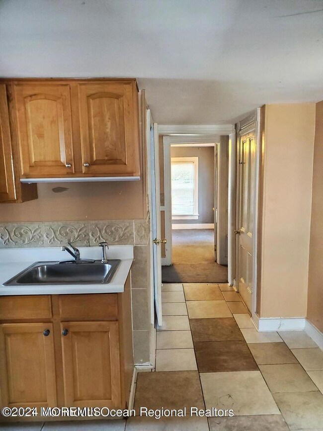 12 Warren St, Keyport, NJ 07735 - photo 4