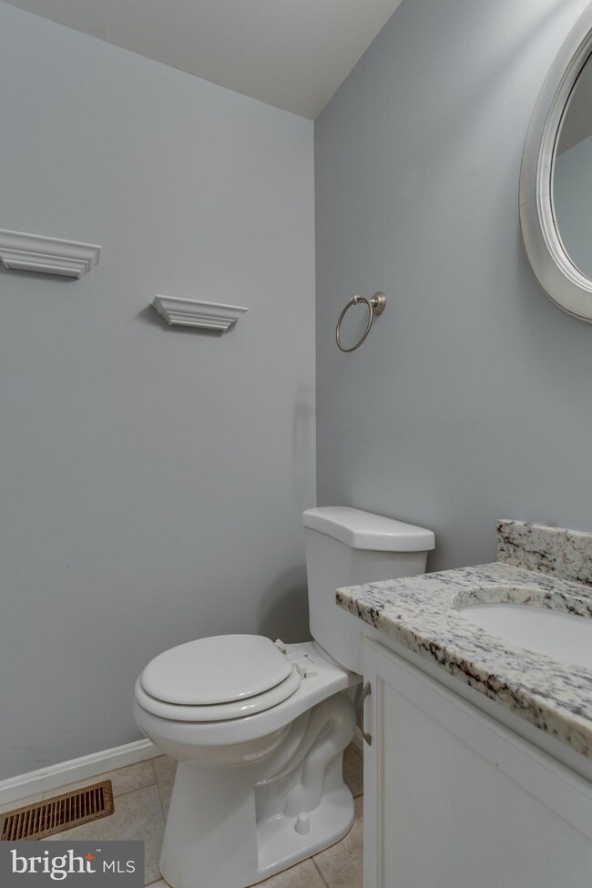 13835 Laura Ratcliff Ct, Centreville, VA 20121 - photo 7