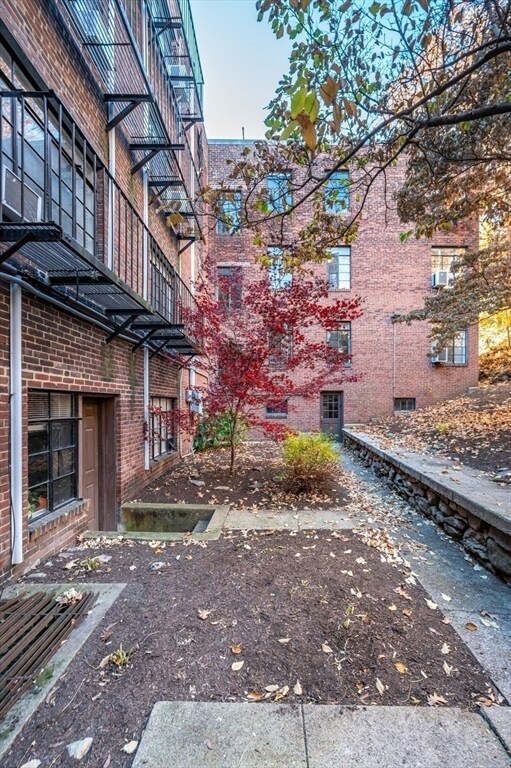 46 Chiswick Rd unit 9, Brighton, MA 02135 - photo 2