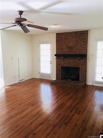 Masonry fireplace