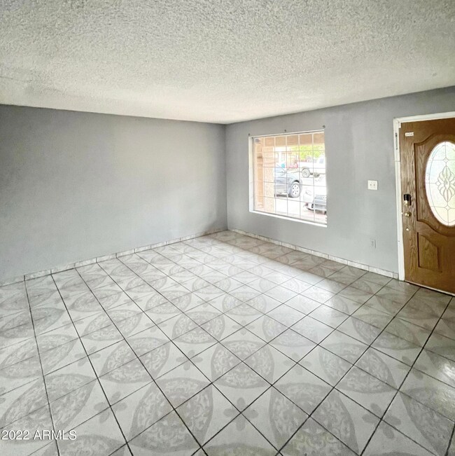 4805 W Hubbell St, Phoenix, AZ 85035 - photo 2