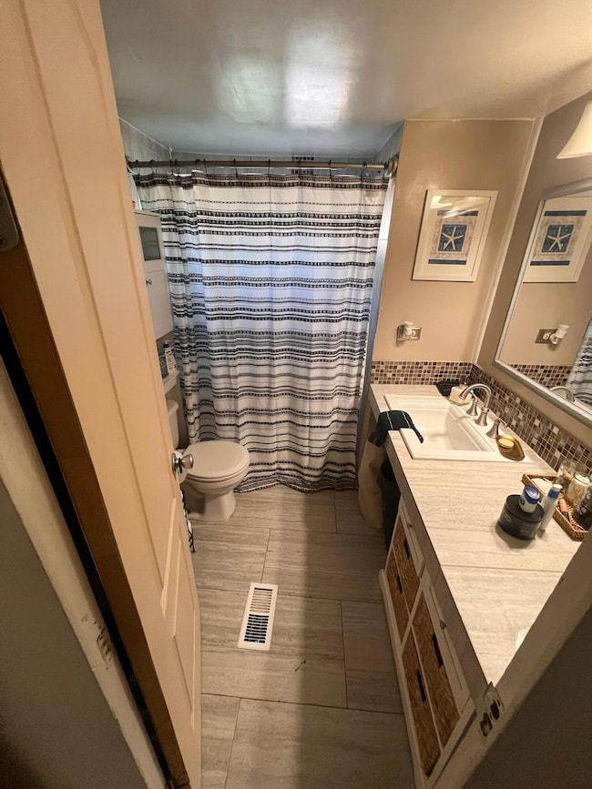 1449 E Avenue I unit C11, Lancaster, CA 93535 - photo 7