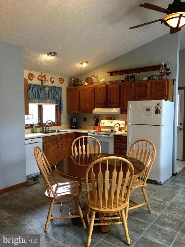 212 Penny Ln, Schuylkill Haven, PA 17972 - photo 4