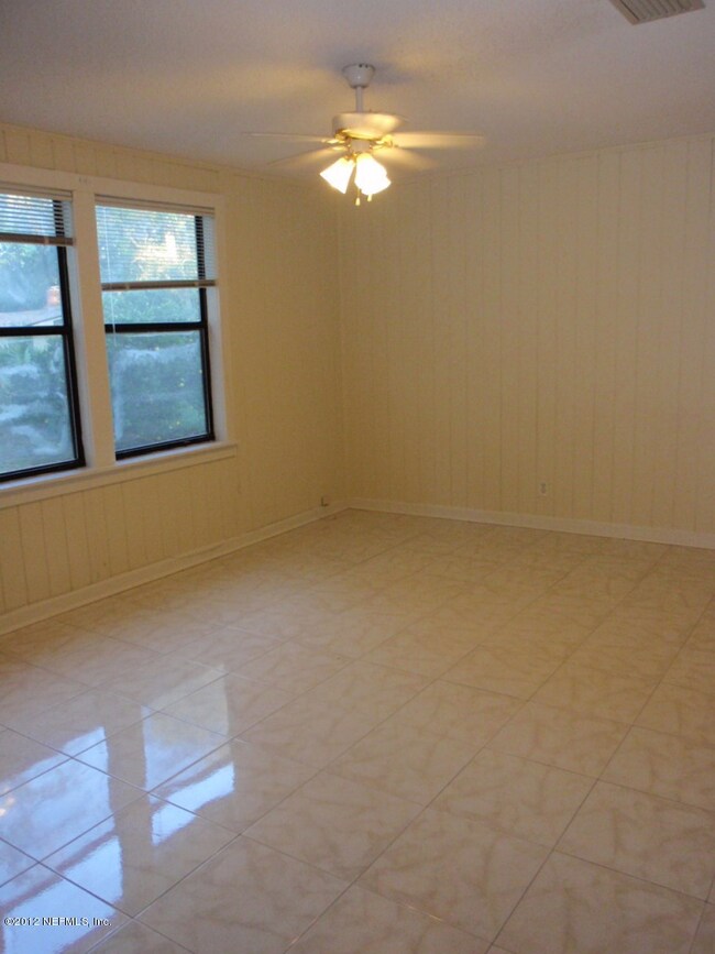 536 Laurina St, Jacksonville, FL 32216 - photo 5
