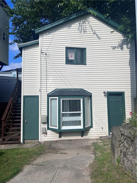 42 Crossman St, Central Falls, RI 02863 - photo 3