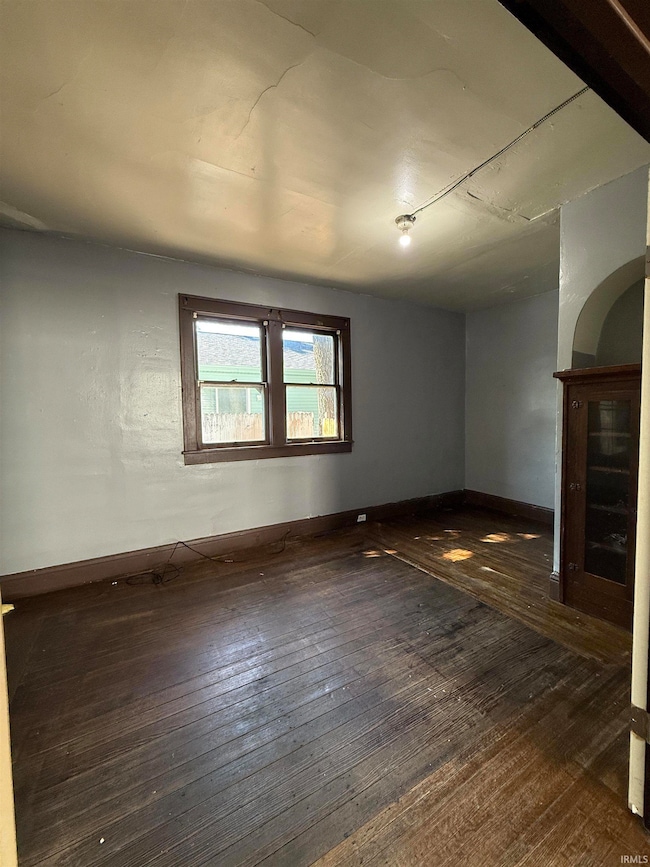 1010 W Wolf Ave, Elkhart, IN 46516 - photo 3