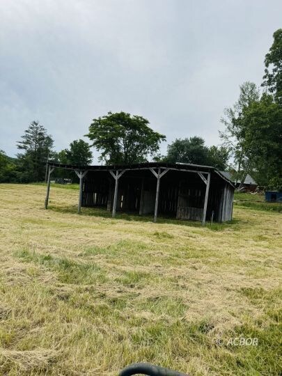 Shed (wood structure)