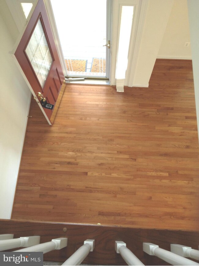 18518 Quantico Gateway Dr, Triangle, VA 22172 - photo 4