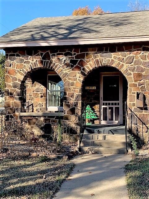 1701 N Shannon St, Sherman, TX 75092 - photo 4