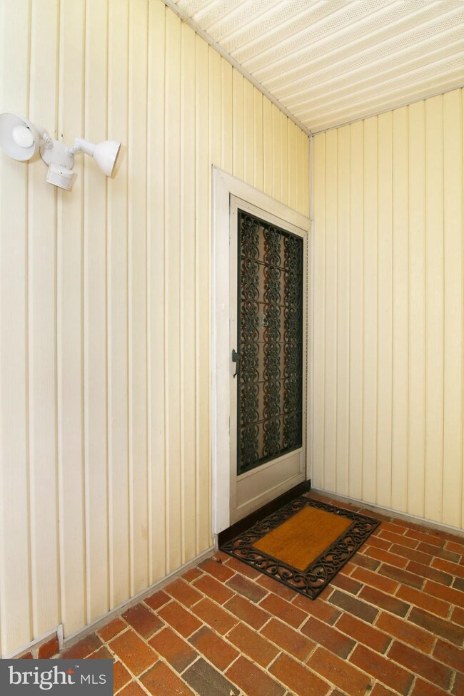 2303 Kingsbury Ln, Woodbridge, VA 22192 - photo 4