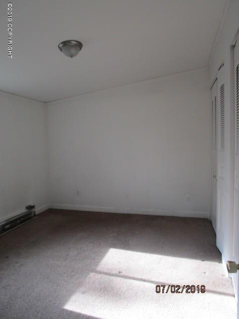 7411 Chad St, Anchorage, AK 99518 - photo 4