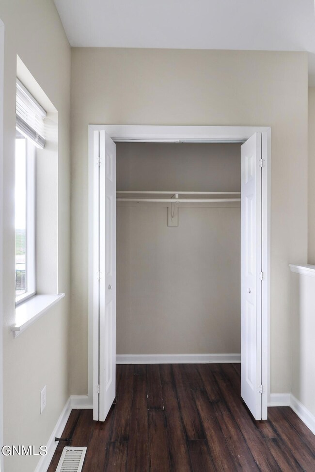 13695 Karen St, Williston, ND 58801 - photo 5