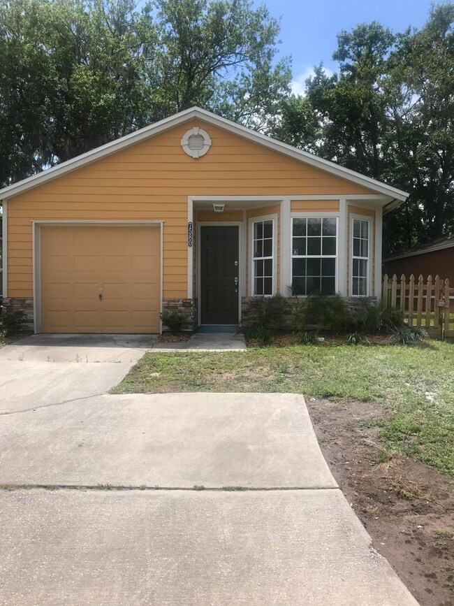 7580 Somerton Dr, Jacksonville, FL 32210 - photo 2