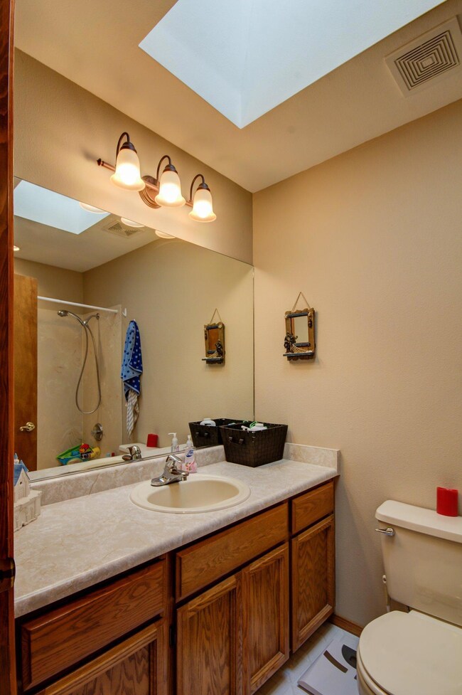 128 Tiffany Ct, Central Point, OR 97502 - photo 7