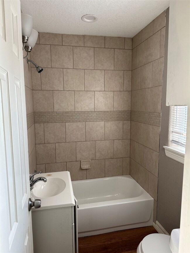 8918 Manus St unit B, Houston, TX 77093 - photo 5