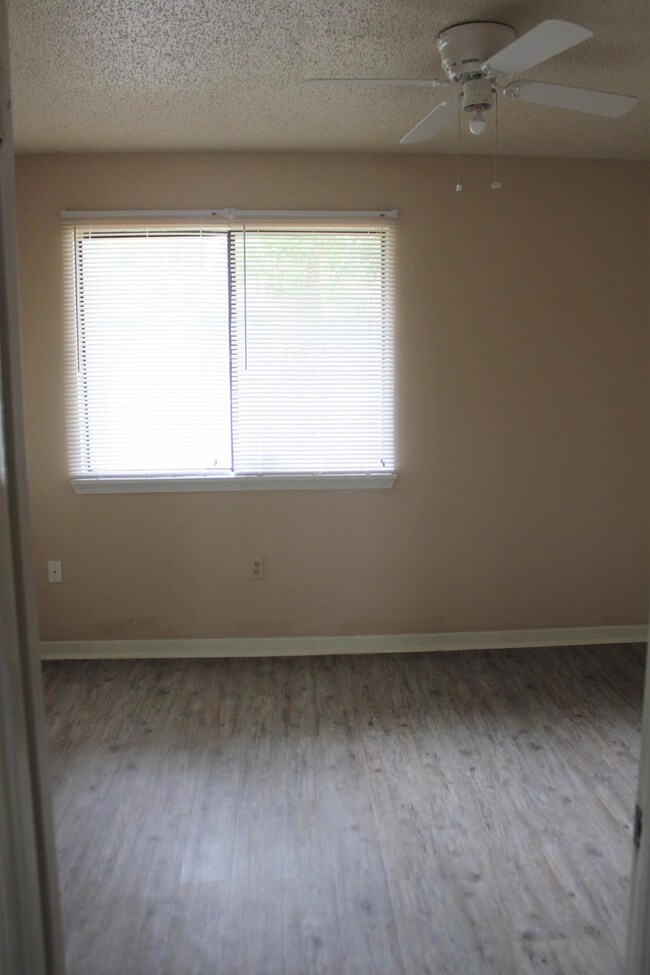 1925 Esplanade St unit A, Navarre, FL 32566 - photo 4