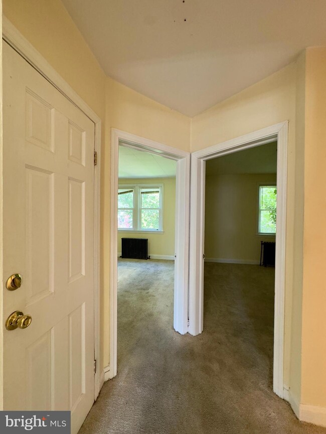 6102 Macbeth Dr unit 2, Baltimore, MD 21239 - photo 6