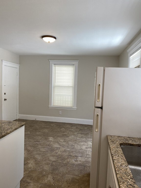 85-85A Sheridan St unit 1, Lynn, MA 01902 - photo 5