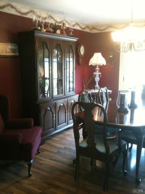 4889 Macarthur Rd, Whitehall, PA 18052 - photo 7