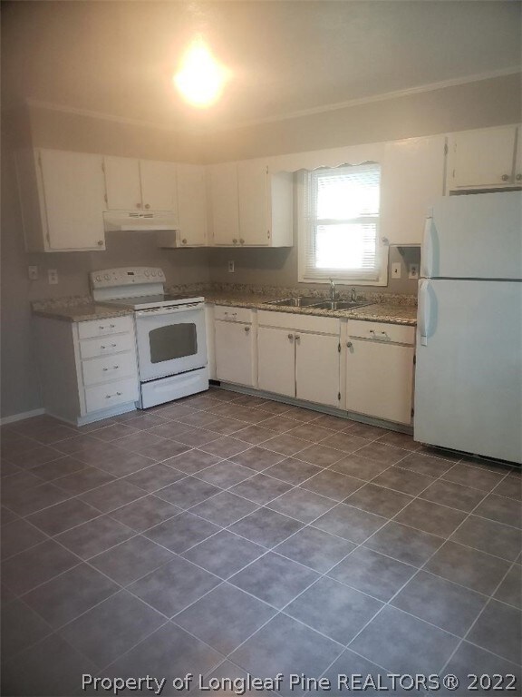 650 Edgehill Rd, Fayetteville, NC 28314 - photo 5