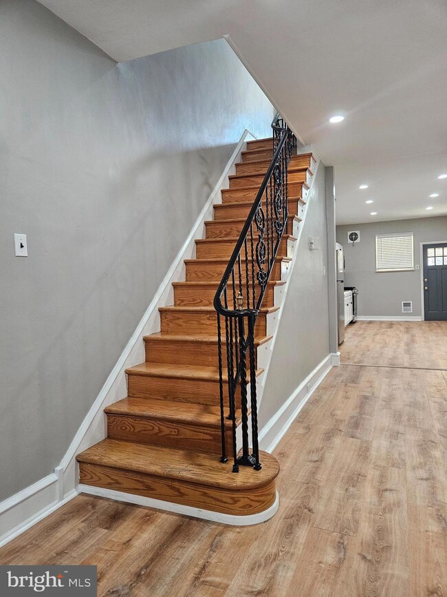 4529 Salmon St, Philadelphia, PA 19137 - photo 5