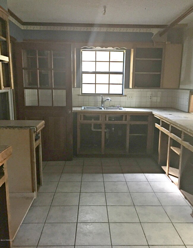 09-KITCHEN