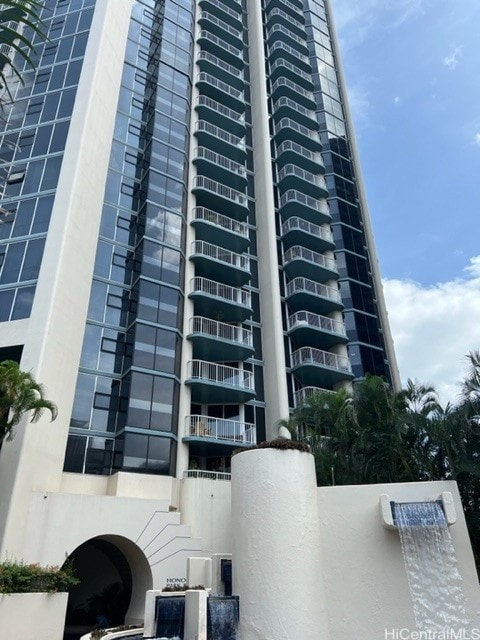 Honolulu Park Place unit 1806, Honolulu, HI 96817 - photo 2