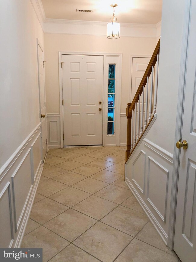 1147 Cypress Tree Place, Herndon, VA 20170 - photo 2