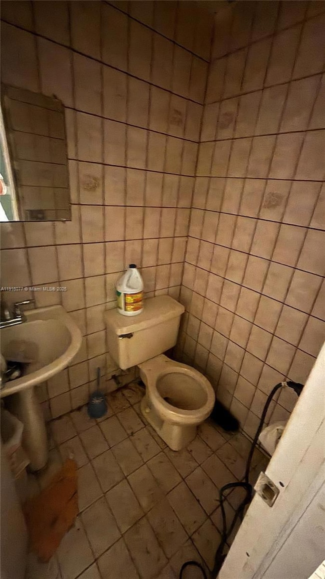 251 W 27th St, Hialeah, FL 33010 - photo 5