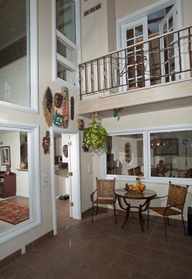 This indoor solarium can be used as a ho