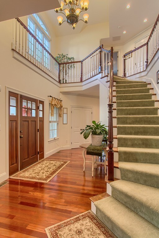 10 Lois Ln, Lynn, MA 01905 - photo 5