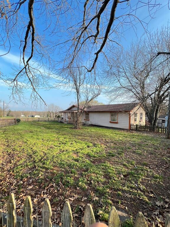 1900 Arthur Rd, Denison, TX 75021 - photo 2