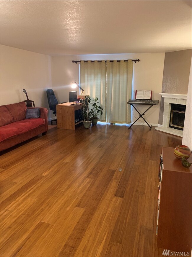 7740 196th St SW unit 13, Edmonds, WA 98026 - photo 2