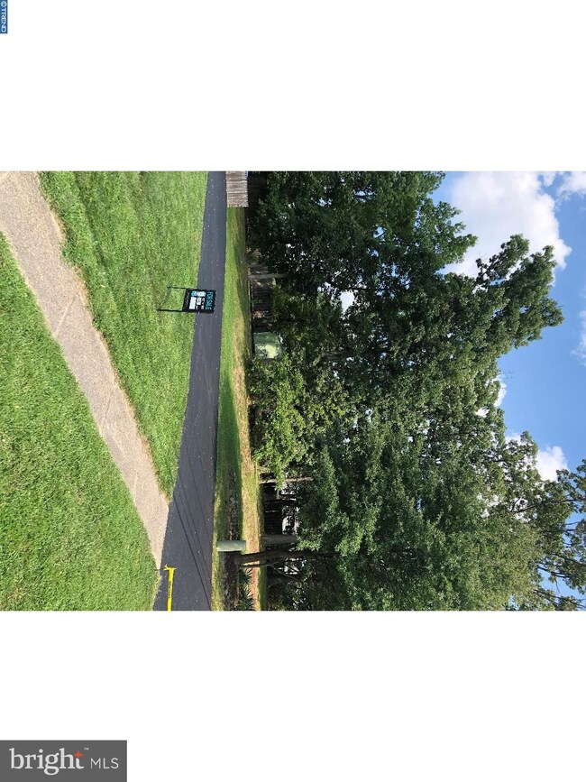 2315 Farrand Dr, Wilmington, DE 19808 - photo 2