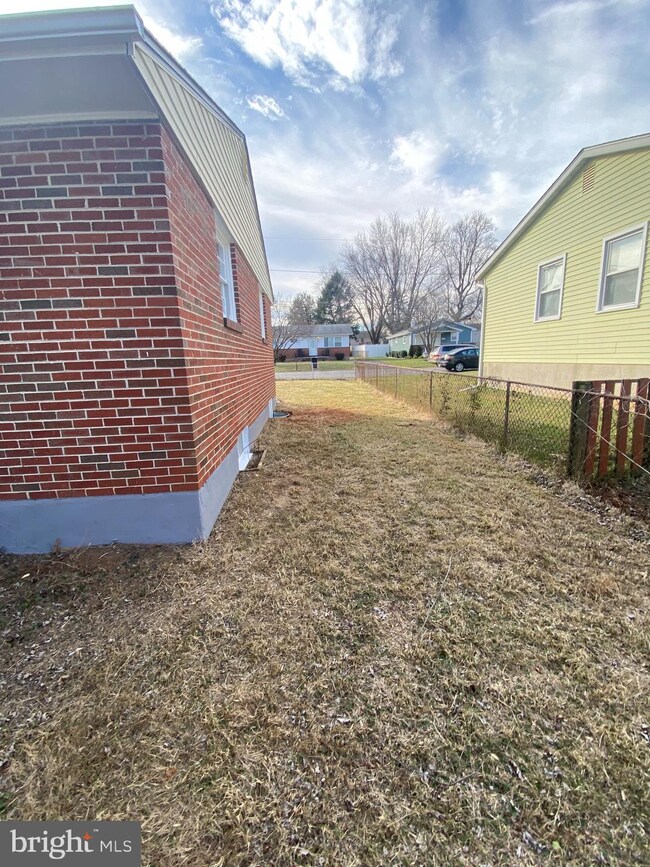 5936 Harford Ave, Gwynn Oak, MD 21207 - photo 7
